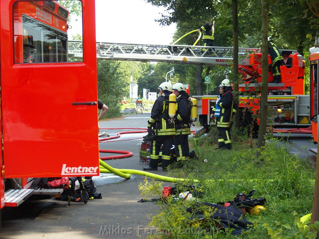 Brand Schuetzenhof Neusser Landstr P5912.JPG